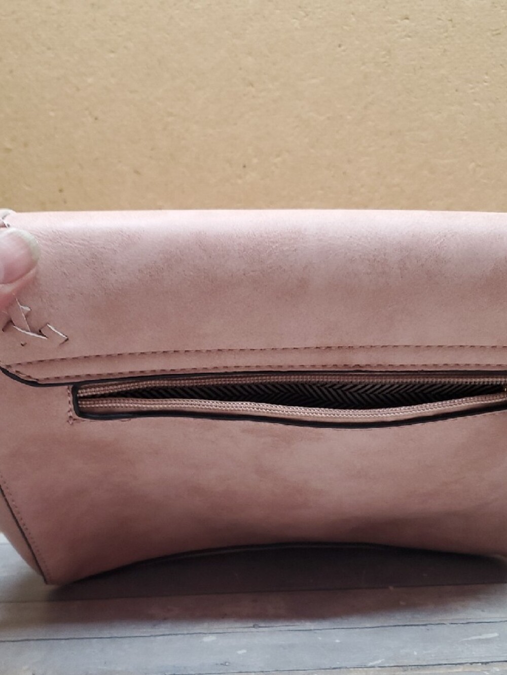 Jen & Co Blush Pink Crossbody Bag with Tassel NWT - Picture 3 of 10
